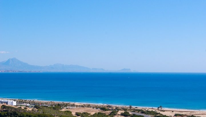 Modern flats in Santa Pola by the sea