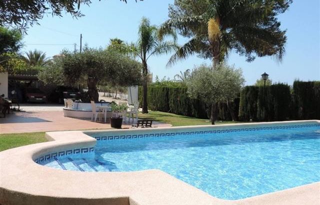 Huge villa with great sea views in Denia