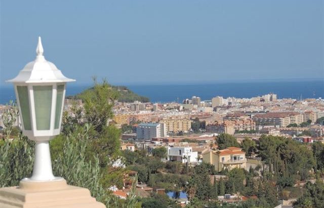 Villa modèrne avec des vues fantastiques à Denia