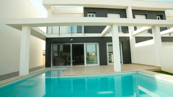Moderne Doppelhäuser mit Pool in Santa Pola