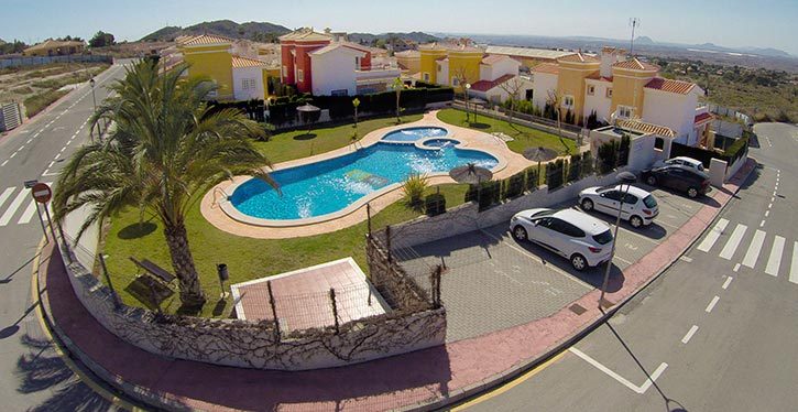 Chalets adosados a un paso de Alicante