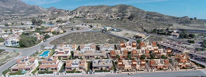 Neue Reihenhäuser in der Nähe von Alicante