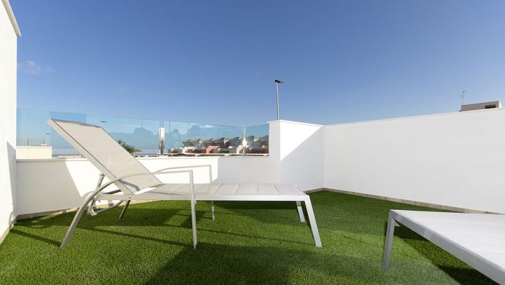 Neue Reihenhäuser mit Dachterrasse in La Zenia
