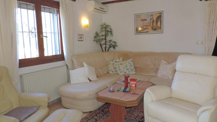 Charming villa with pool and views in Denia