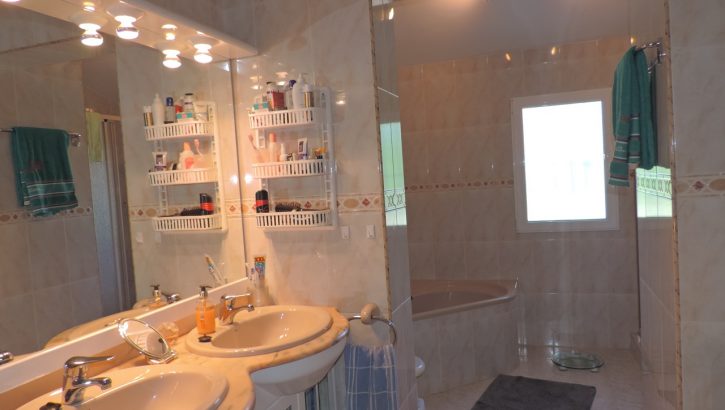 Charming villa with pool and views in Denia