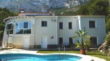 Villa hermosa con piscina en Denia, Montgo