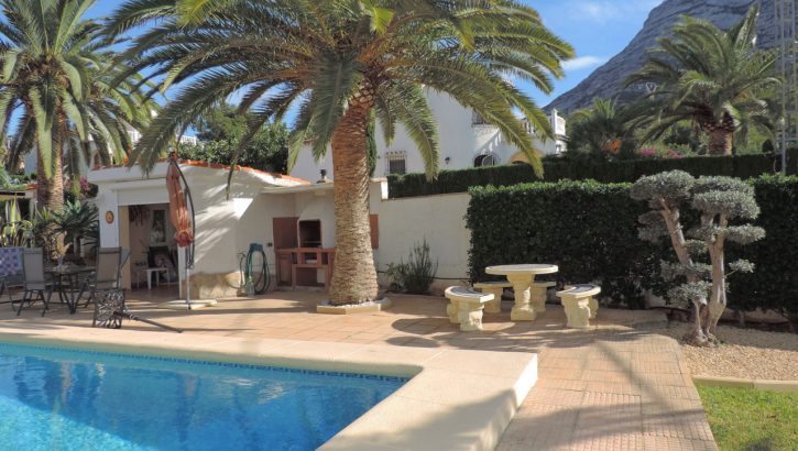 Gemütliche Villa mit Pool und Meerblick in Denia