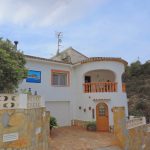 Villa in quiet area with sea view in Denia