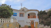 Villa in quiet area with sea view in Denia