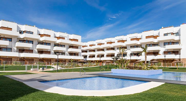 Modern apartments near the beach in Campoamor