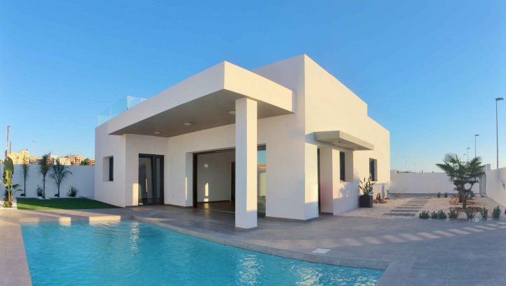 Lovely new construction villas with pool in Benijofar