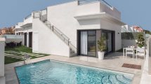 Detached villas located near the golf court in Murcia