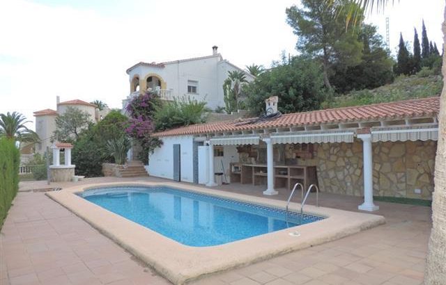 Villa in traumhaft ruhiger Lage mit Meerblick in Denia