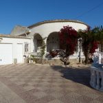 Bonita villa con piscina en Torrevieja