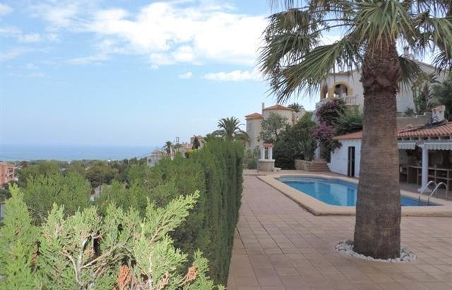 Villa in traumhaft ruhiger Lage mit Meerblick in Denia