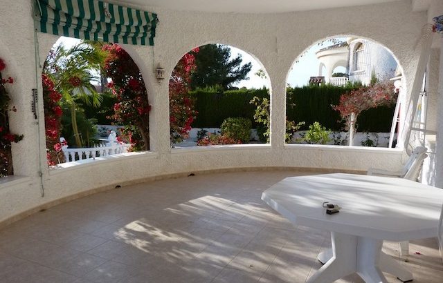 Charming detached villa with pool at Torrevieja