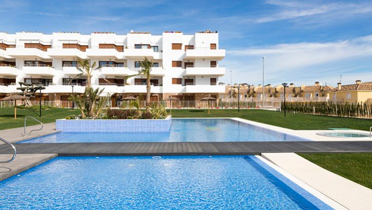 Modern apartments near the beach in Campoamor