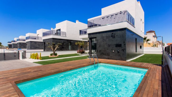 Modern villas with amazing views in Guardamar