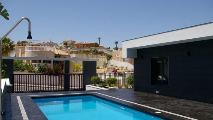 Lovely modern villa with pool in Quesada