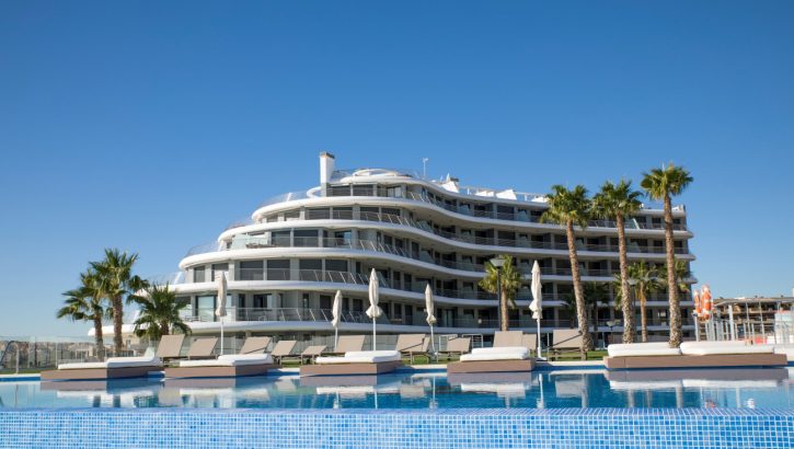 Apartamentos con vistas al mar en Arenales del Sol