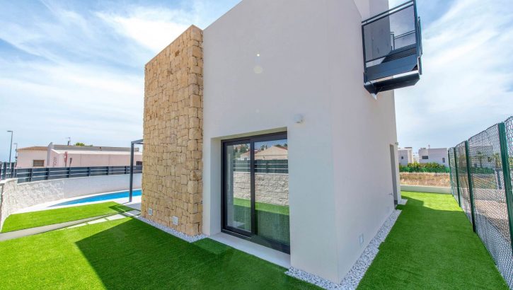 Nouvelles villas chics avec piscine à Quesada