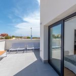 Attraktive moderne Neubauvilla mit Pool in Quesada