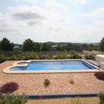 Villa im Landhausstil auf großem Grundstück in Polop Costa Blanca