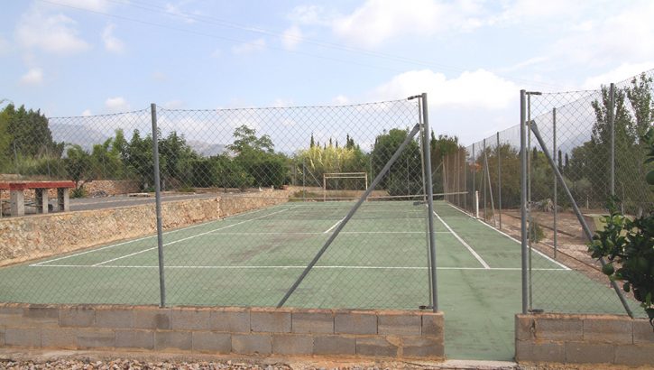 Villa de campagne sur un grand terrain à Polop Costa Blanca