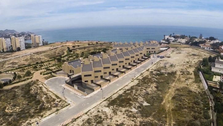 Modern townhouses next to beach El Campello