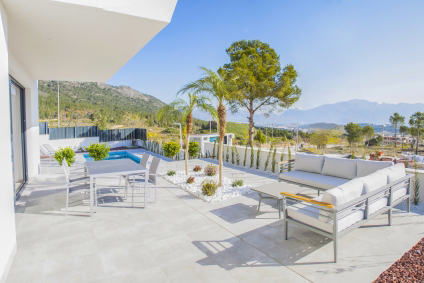 Moderne Neubauvillen mit eigenem Pool in La Nucia