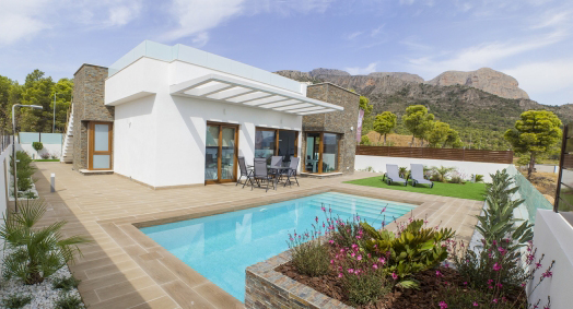 Villas modèrnes avec des vues sur la mer à Polop