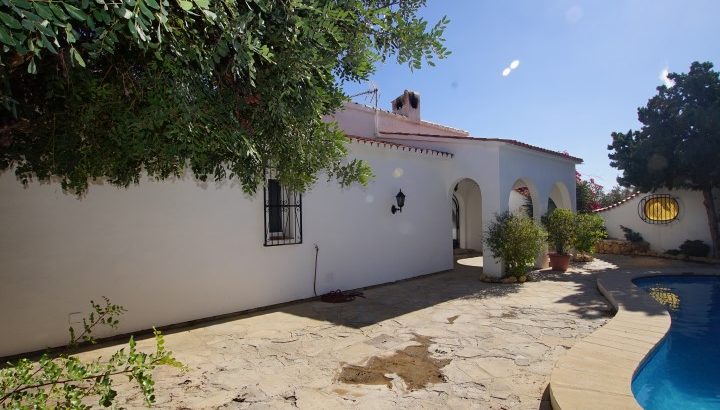 Villa hermosa con piscina en La Nucia