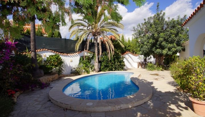Belle maison avec piscine à La Nucia