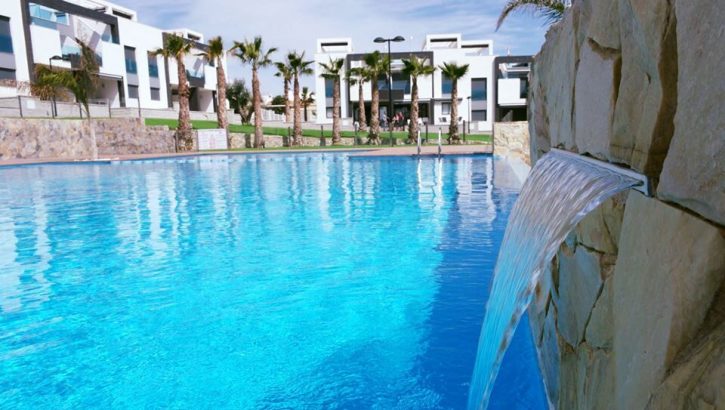 Hermosos apartamentos con piscina en Guardamar