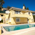 Chalet con piscina y vistas al mar en Alfaz del Pi Costa Blanca