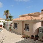 Villa with guest apartment in Denia