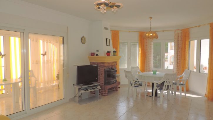 Beautiful villa with pool in Denia