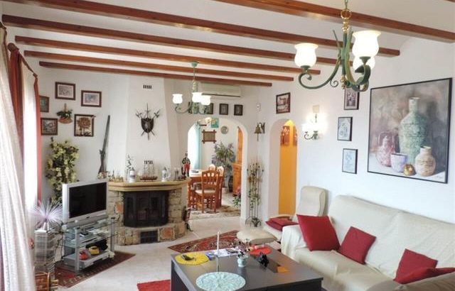 Chalet con apartamento en Denia