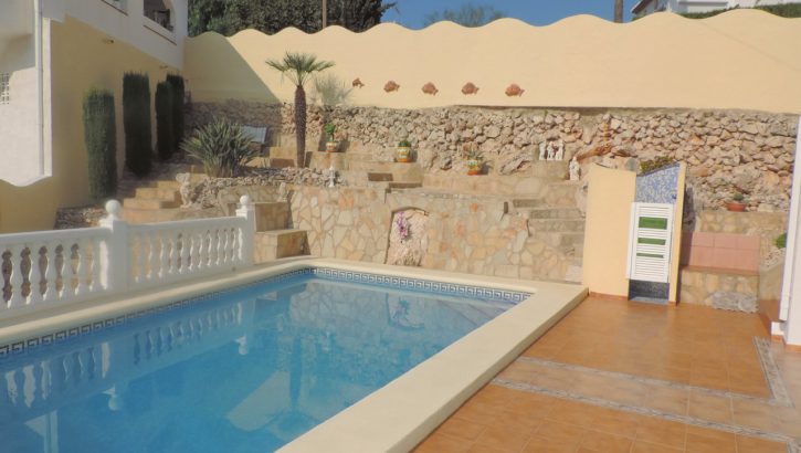 Beautiful villa with pool in Denia