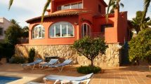 Villa orientada al sur en Moraira Costa Blanca