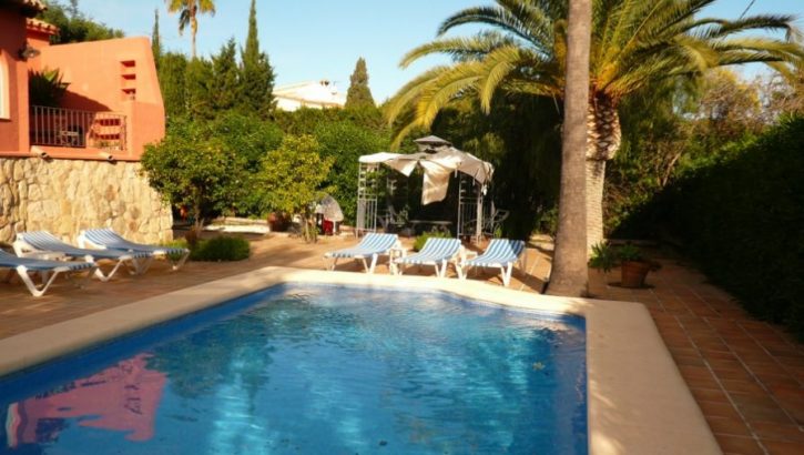 Villa orientada al sur en Moraira Costa Blanca