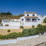 Stylish villa with sea views in Moraira