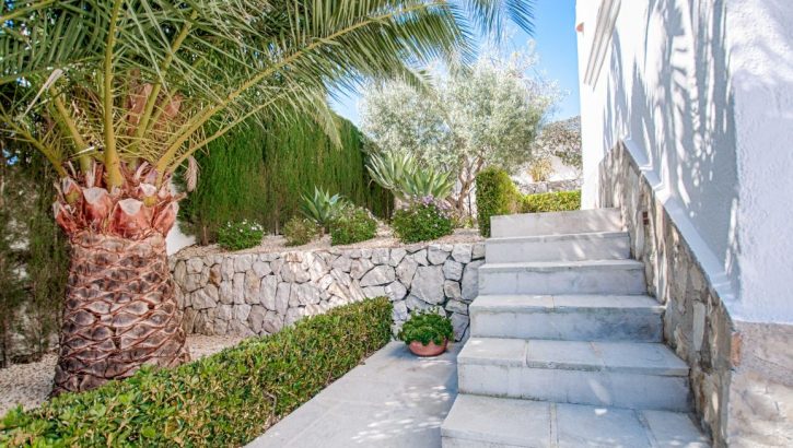 Charming villa with sea views in Benitachell