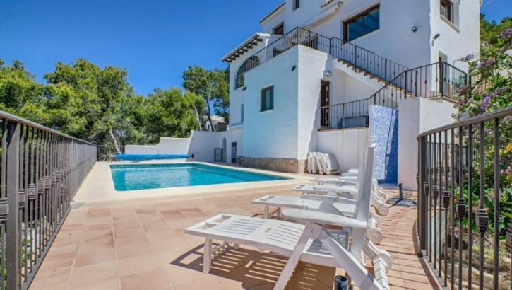 Luxury villa with sea view in Moraira