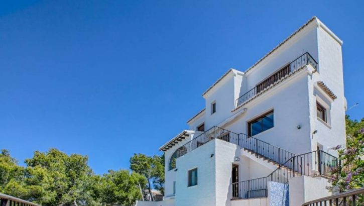 Luxury villa with sea view in Moraira