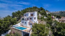 Luxury villa with sea view in Moraira