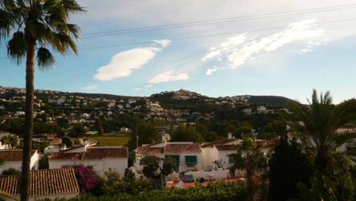 Villa orientada al sur en Moraira Costa Blanca