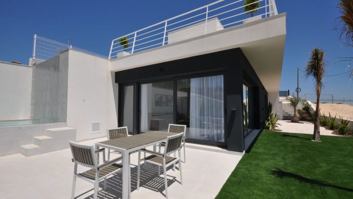 Modern new built villas in San Miguel