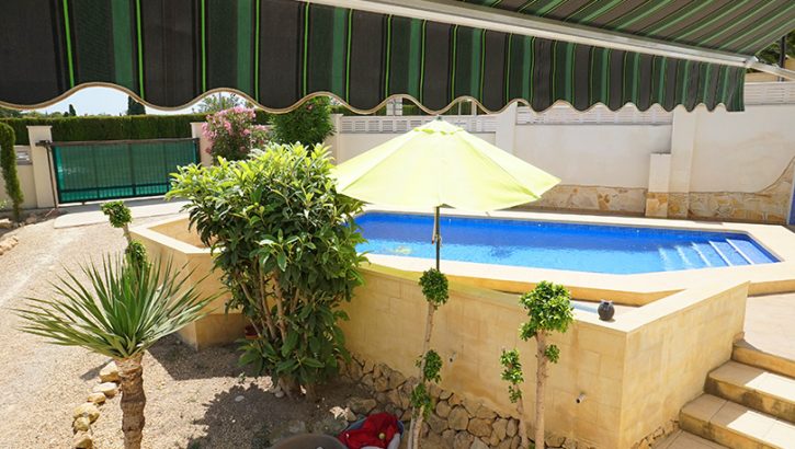 Chalet planta baja con piscina en Alfas del Pi Costa Blanca