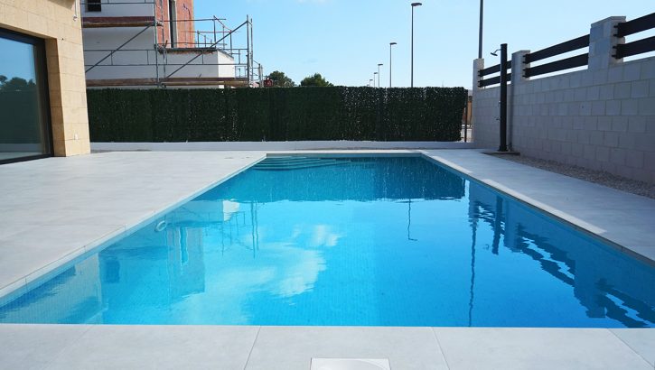 Bonitas villas nuevas con piscina en Polop Costa Blanca